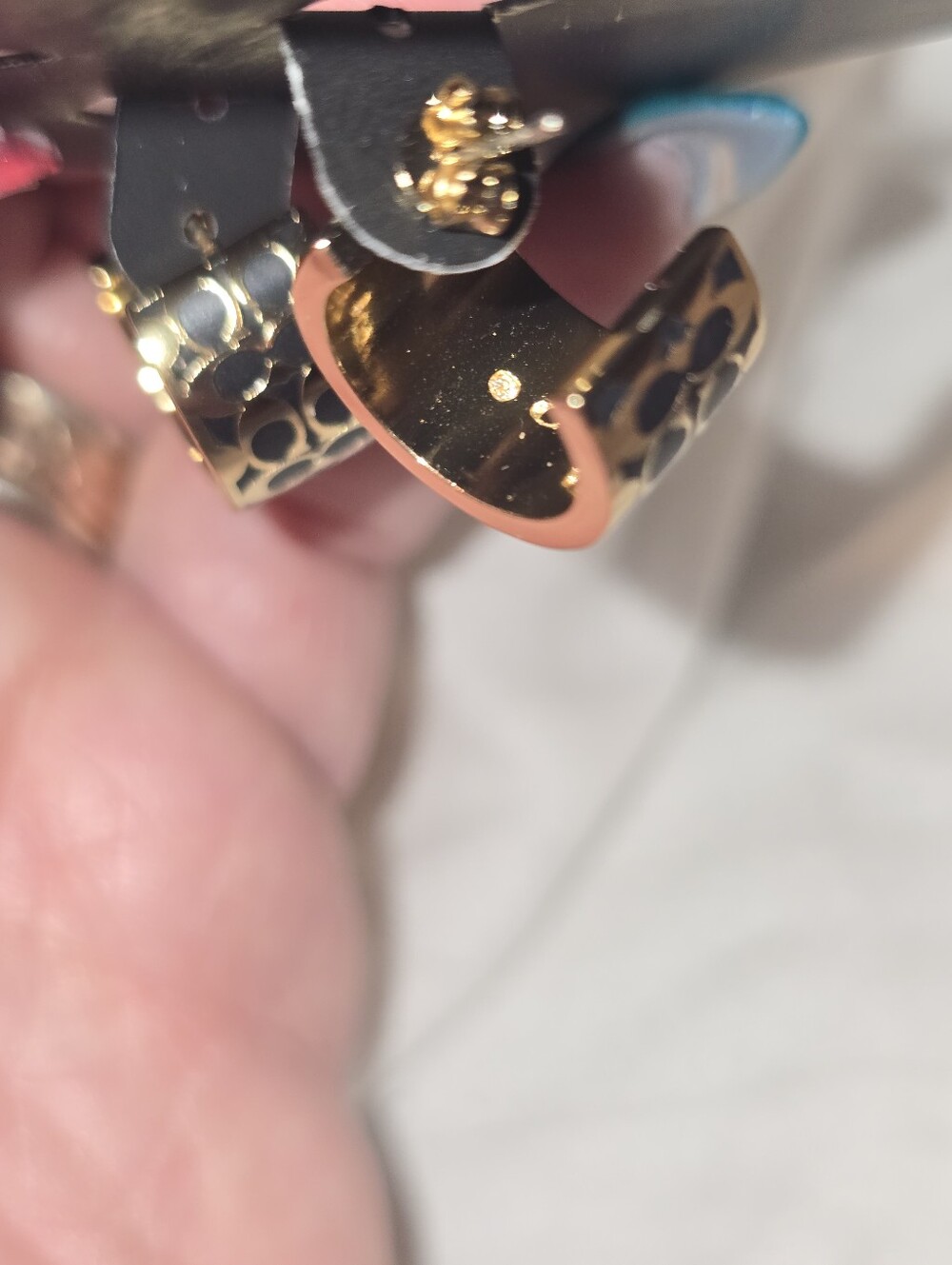 Coach Black And Gold Huggy Style Earrings Net - Picture 6 of 7